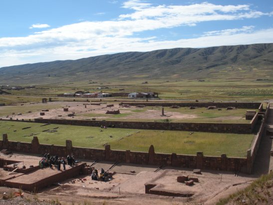 Tiawanaku et Puma Punka, Bolivie: les images que personne ne veut vous montrer - Page 2 Old-kalas-new-kalasasaya_tiwanaku